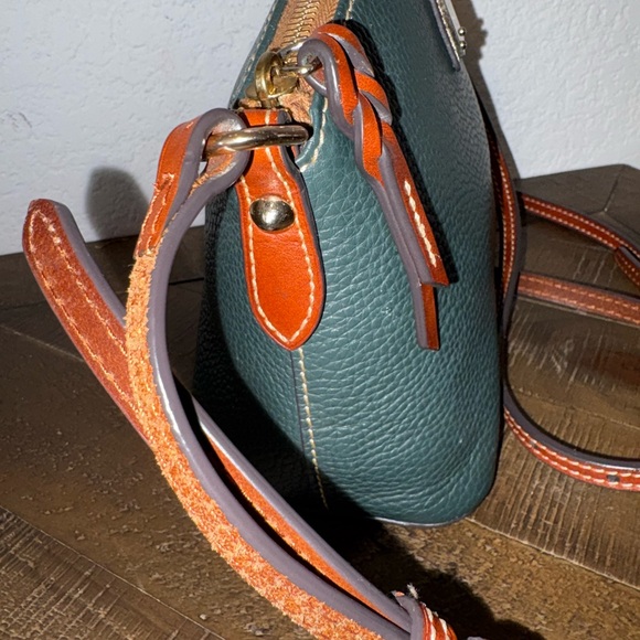 Dooney & Bourke Pebbled Leather Crossbody Green British Tan Trim - Picture 6 of 11